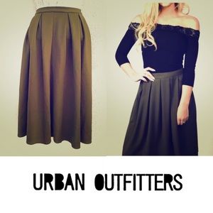 🖐🏻💲5 DOLLAR SALE UO pleated Aline 🛍